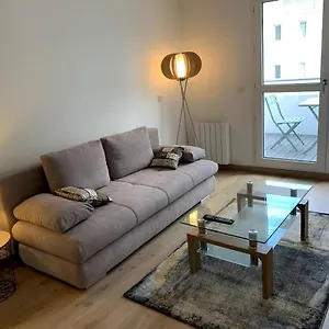 Appartement Très Bel T2 De Standing Entièrement Meublé à 5 Min à Pied Du Centre., Divonne-les-Bains